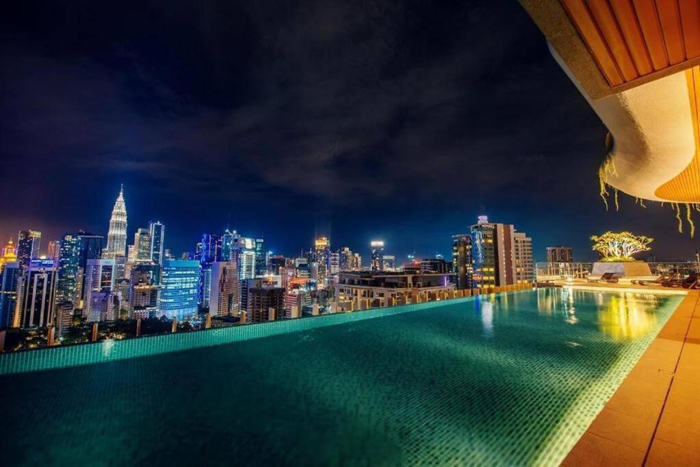 Klcc Towerviewsty5Pax At Ceylonzsuites Kuala Lumpur Exterior photo